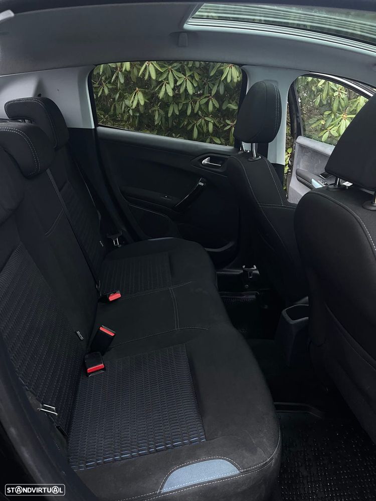 Peugeot 208 1.6 e-HDi Active - 4