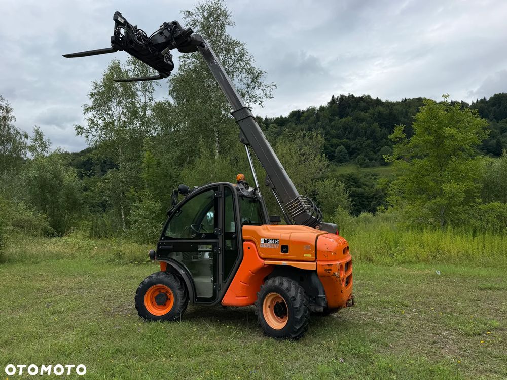 Ausa T204 H. JAPOŃSKA Ładowarka Teleskopowa 4,2 metra Wysuw. Udźwig 2,2 tony. Rozsuwanie wideł HYDRAULICZNE.  Maszyna Jak Nowa z Salonu. Pochodzi z Gospodarstwa Norweskiego! 2017rok. przebieg tylko 3800mtg. Silnik Kubota 4cylindry!  ZERO ZUŻYCIA ORYGINAŁ.  Ani Deka luzów i wycieków. Aktualna DEKRA BMWT. Bardzo mały i zgrabny sprzęt o potężnej wydajnośći. Opony Nowe! Szybka wolna jazda. 3 tryby skrętu! Pełne sterowanie z dżojstika! Wersja Norweska! Kilka dodatkowych wyjść Hydraulicznych! Jazda Hydrostatic Wielka Okazja - 1