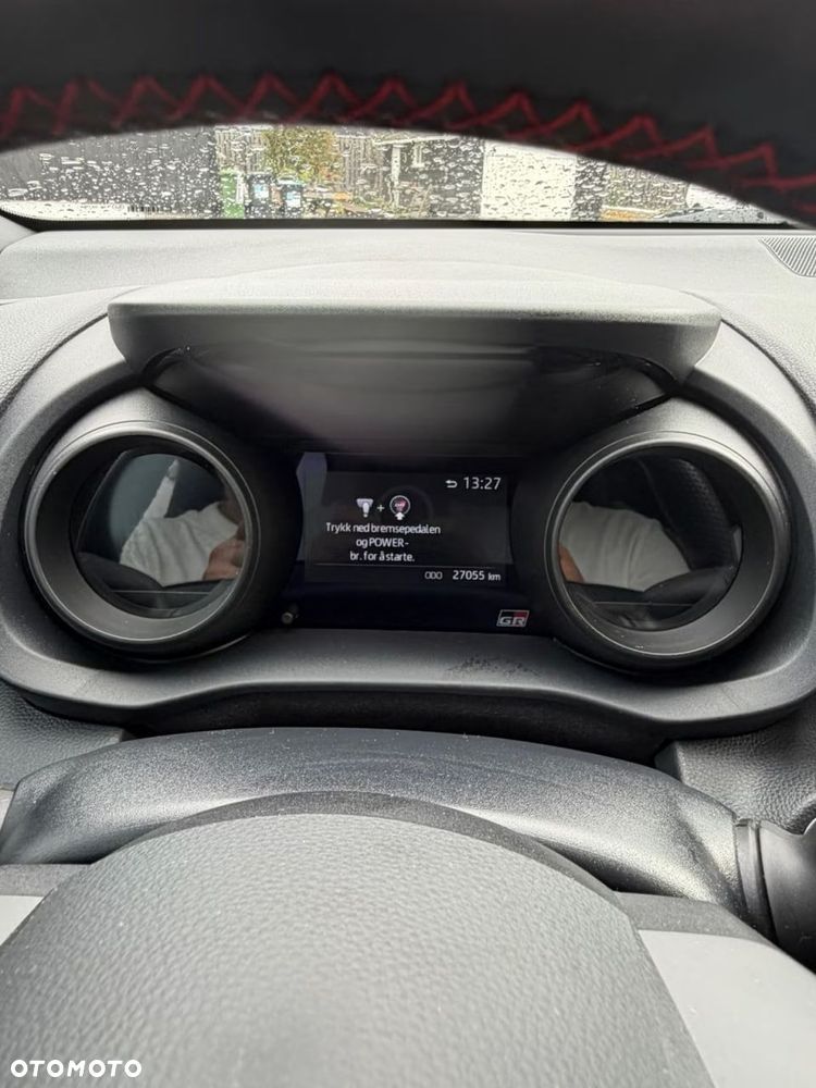 Toyota Yaris Hybrid 1.5 GR Sport - 14