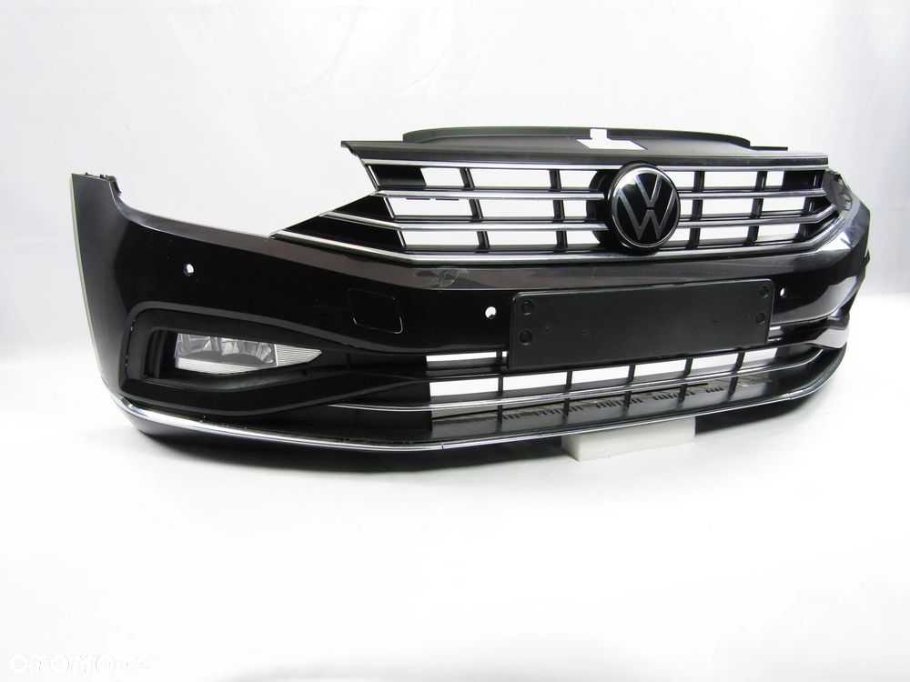 Zderzak przedni VW Passat B8 FL 19 - 24 Highline Pdc-4 Lakier LC9X - 14