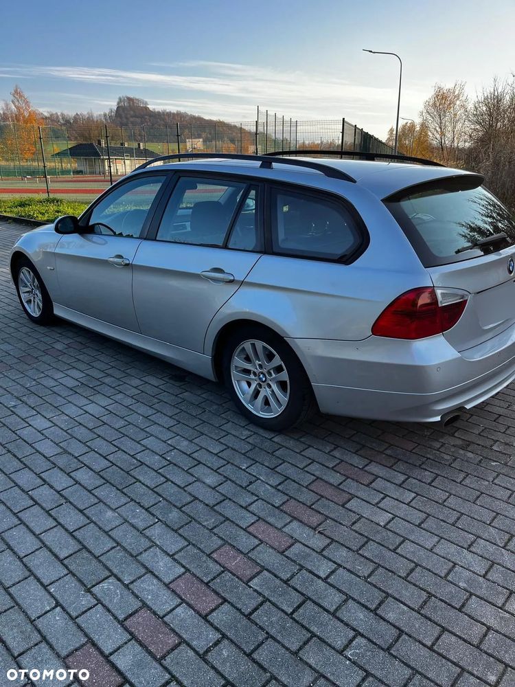 BMW Seria 3 318i - 6