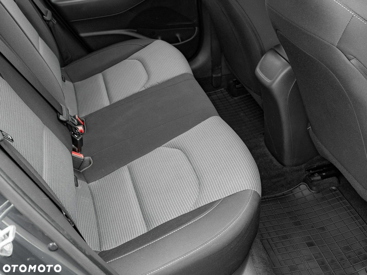 Hyundai i30 1.5 DPI Classic + - 28