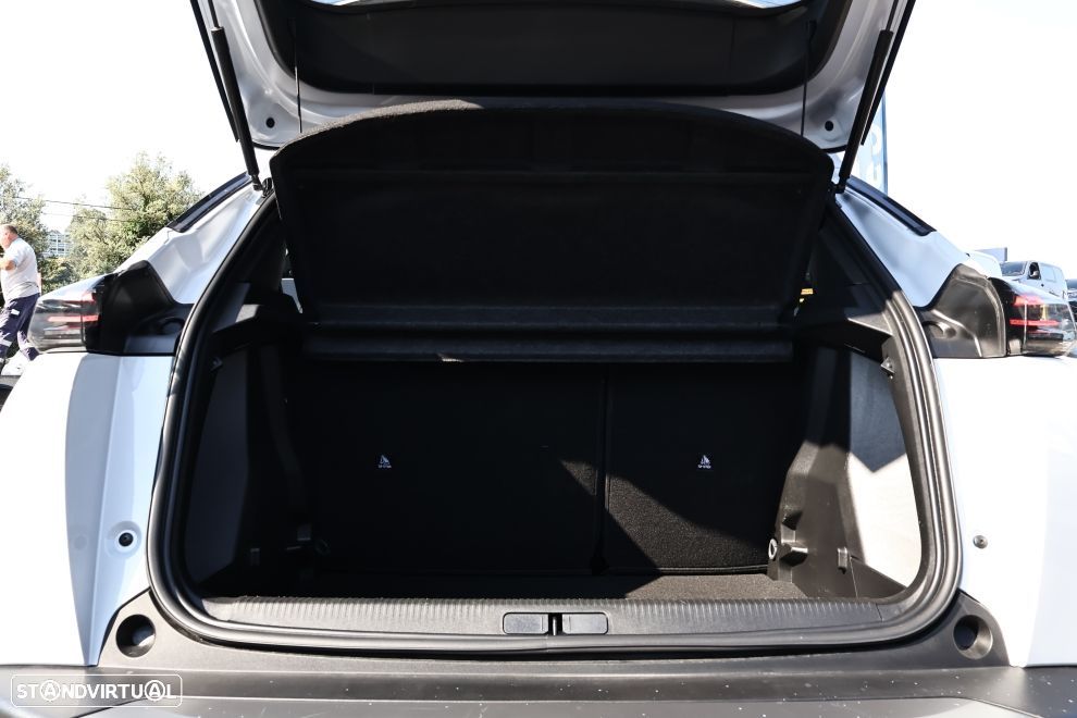 Peugeot 2008 1.2 Hybrid Allure e-DCS6 - 18