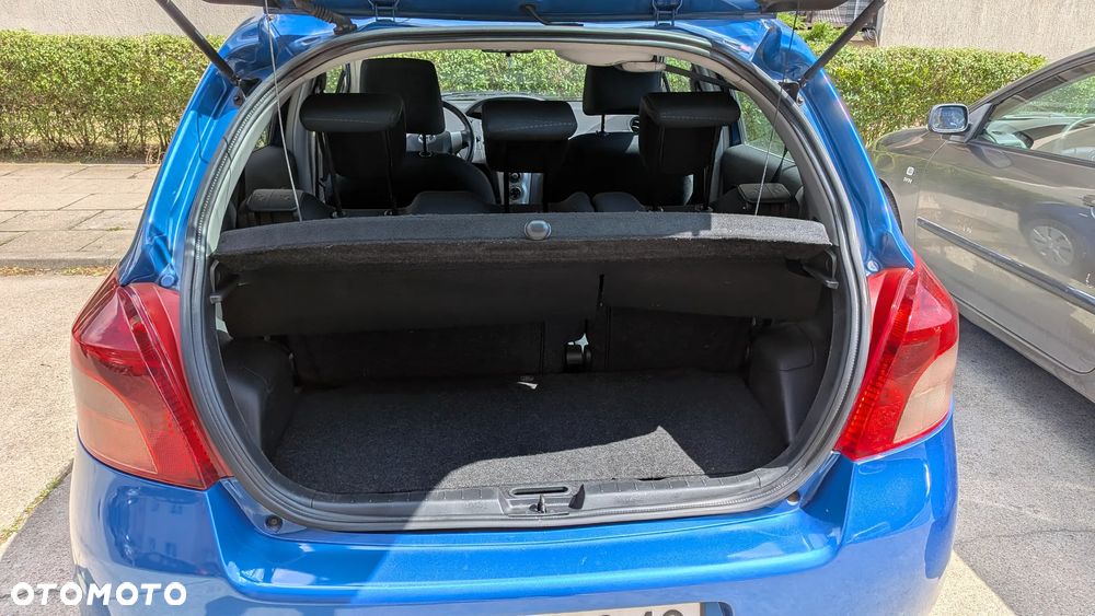 Toyota Yaris 1.3 - 4