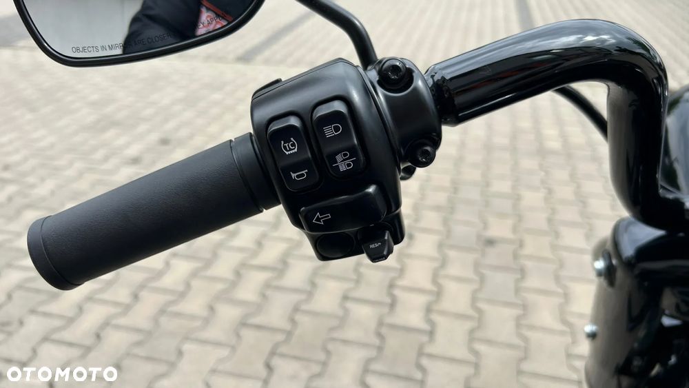 Harley-Davidson Touring Road King - 13