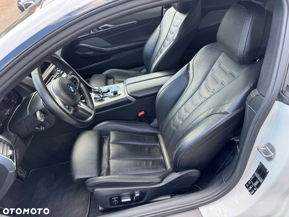 BMW Seria 8 - 7