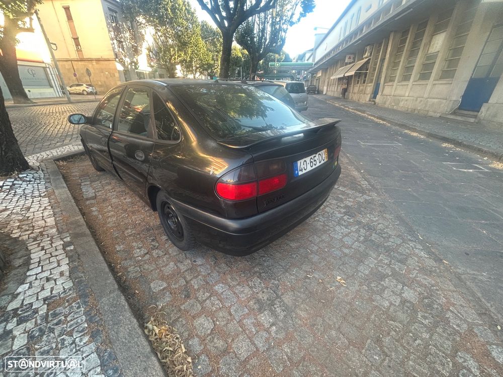 Renault Laguna 1.8 RT - 7