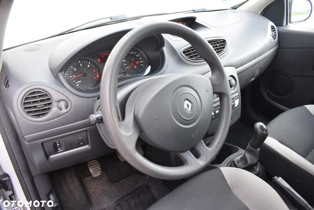 Renault Clio - 7