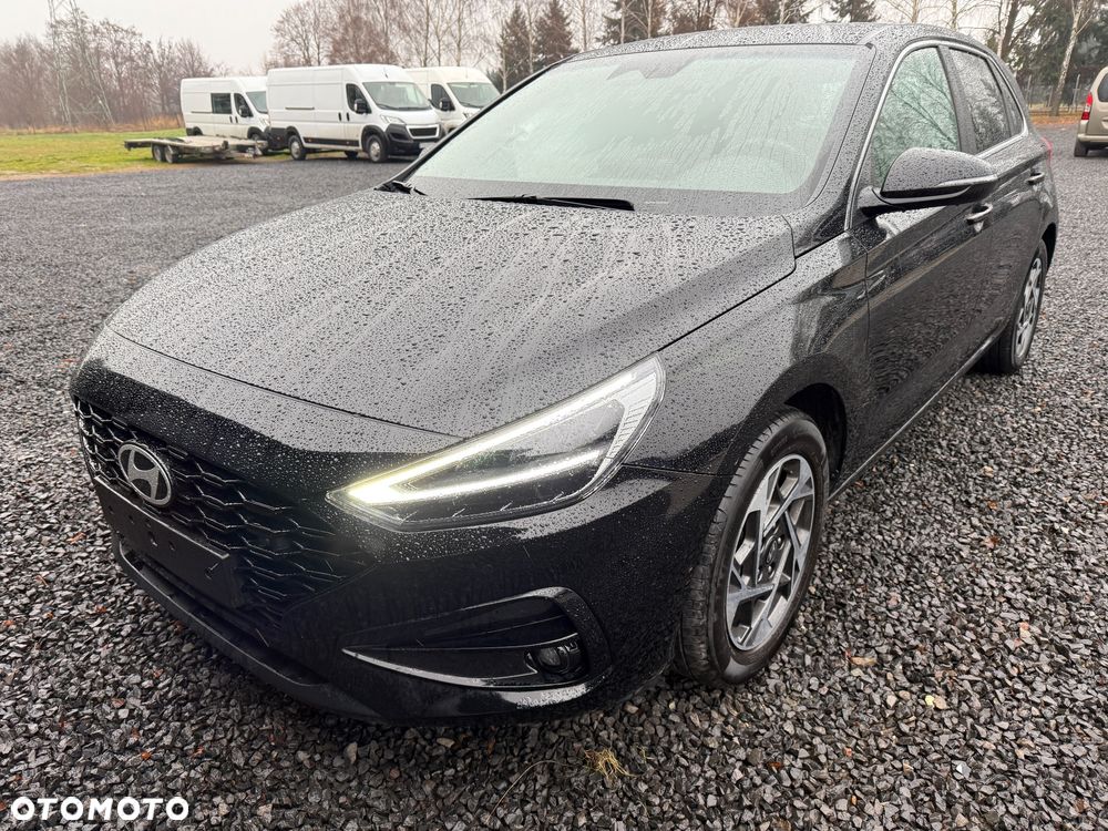 Hyundai i30 1.5 T-GDI 48V-Hybrid Advantage - 1