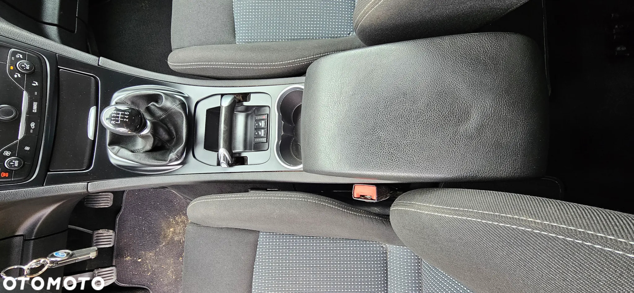 Ford S-Max - 13