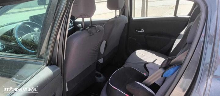 Renault Clio 1.5 dCi Dynamique S - 6