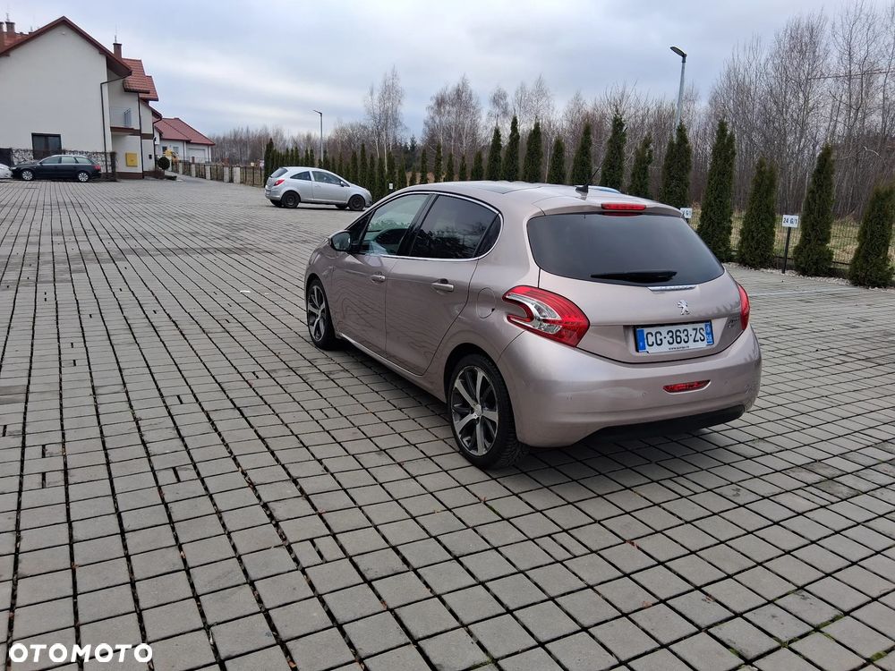 Peugeot 208 e-HDi 92 Stop&Start Style - 10