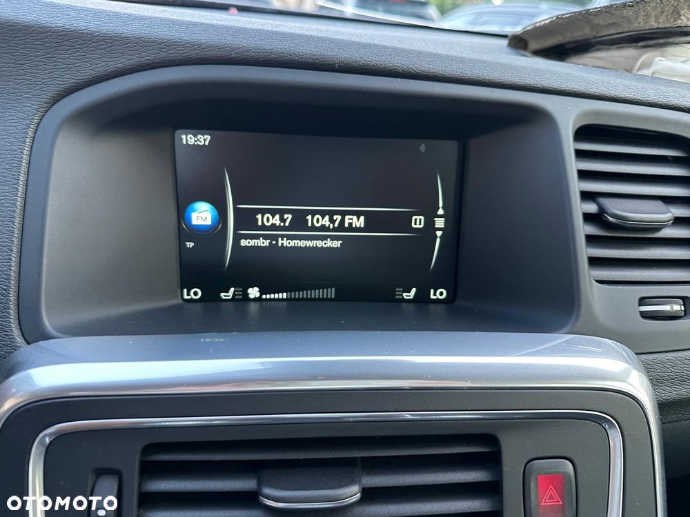 Volvo S60 D4 AWD Drive-E Dynamic Edition (Momentum) - 25