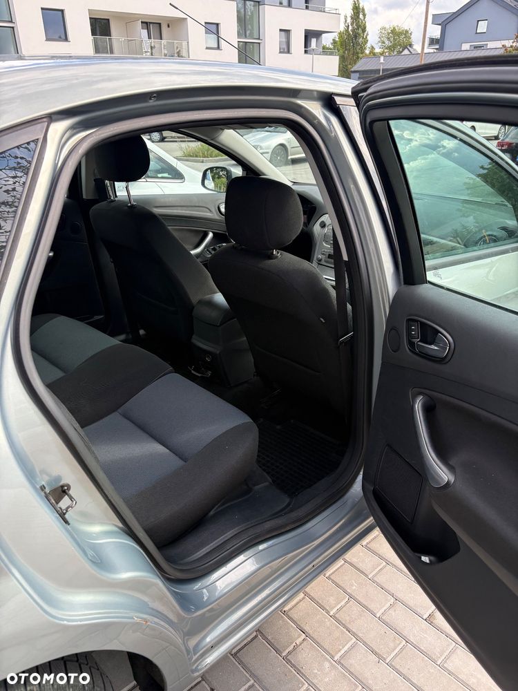 Ford Mondeo 1.6 Silver X - 9