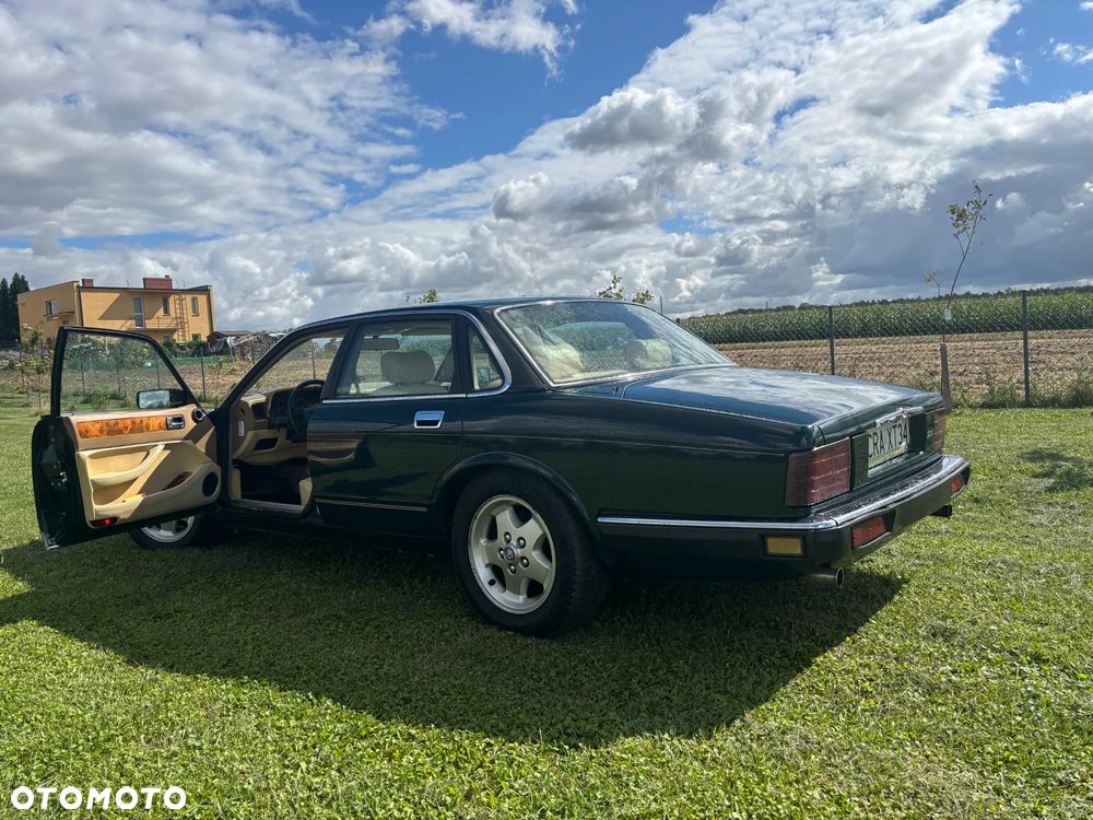 Jaguar XJ Soverign 3.2i - 4