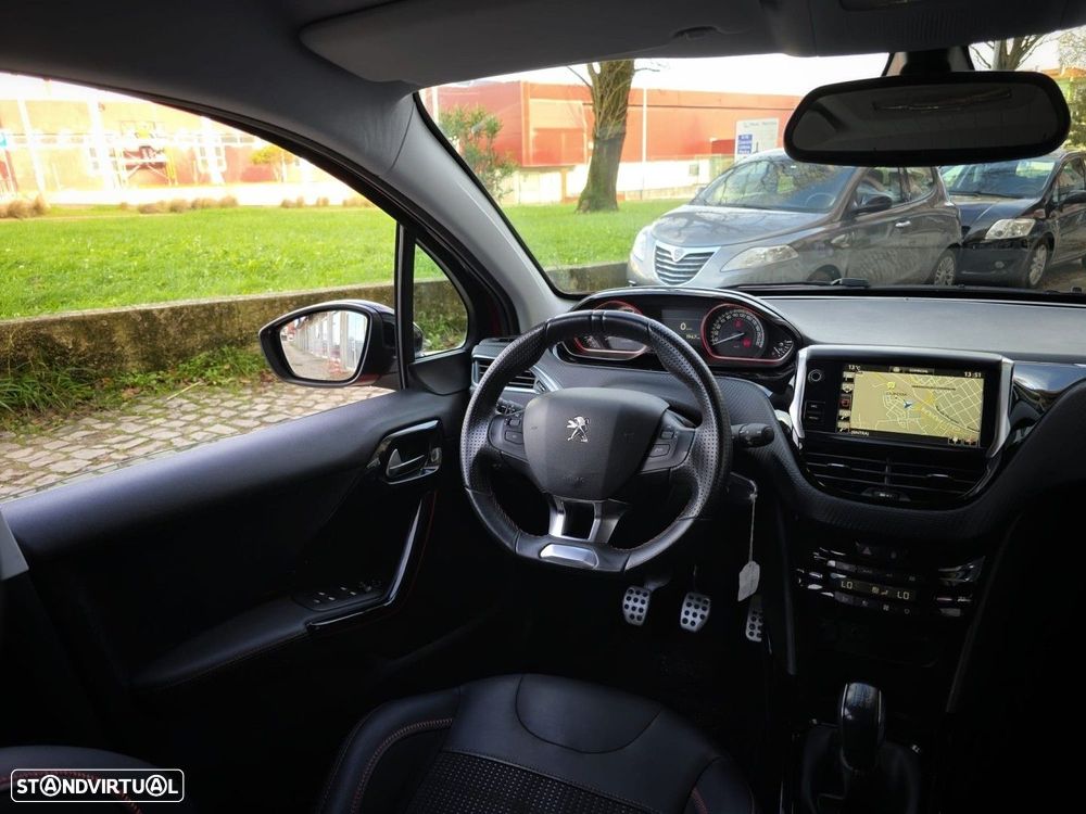 Peugeot 2008 1.2 PureTech GT Line - 22