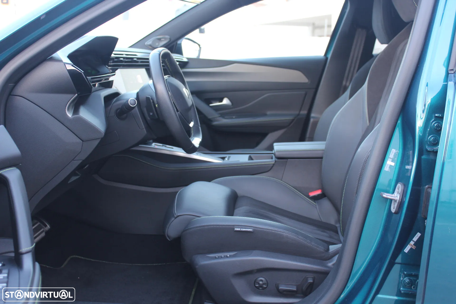 Peugeot 408 1.2 PureTech GT EAT8 - 14