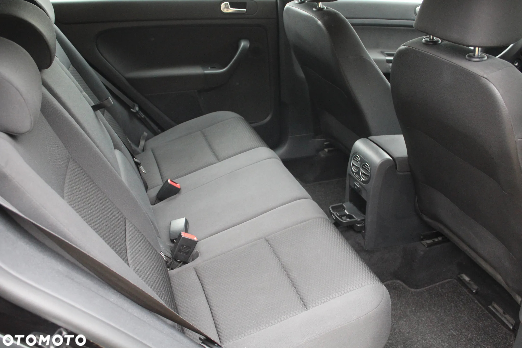 Volkswagen Golf Plus 1.2 TSI BlueMot Comfortline - 23