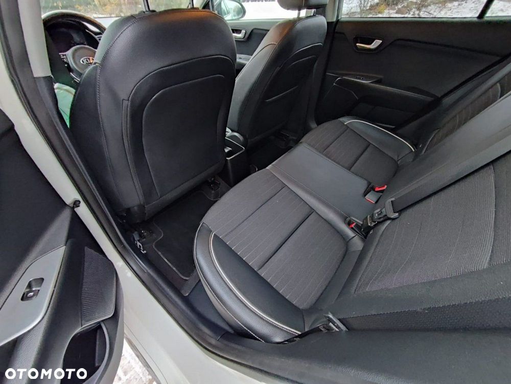 Kia Rio - 21