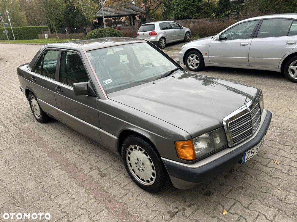 Mercedes-Benz W201 (190) - 4