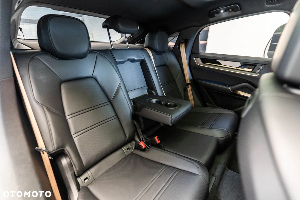 Porsche Cayenne S E-Hybrid PHEV Black Edition - 12