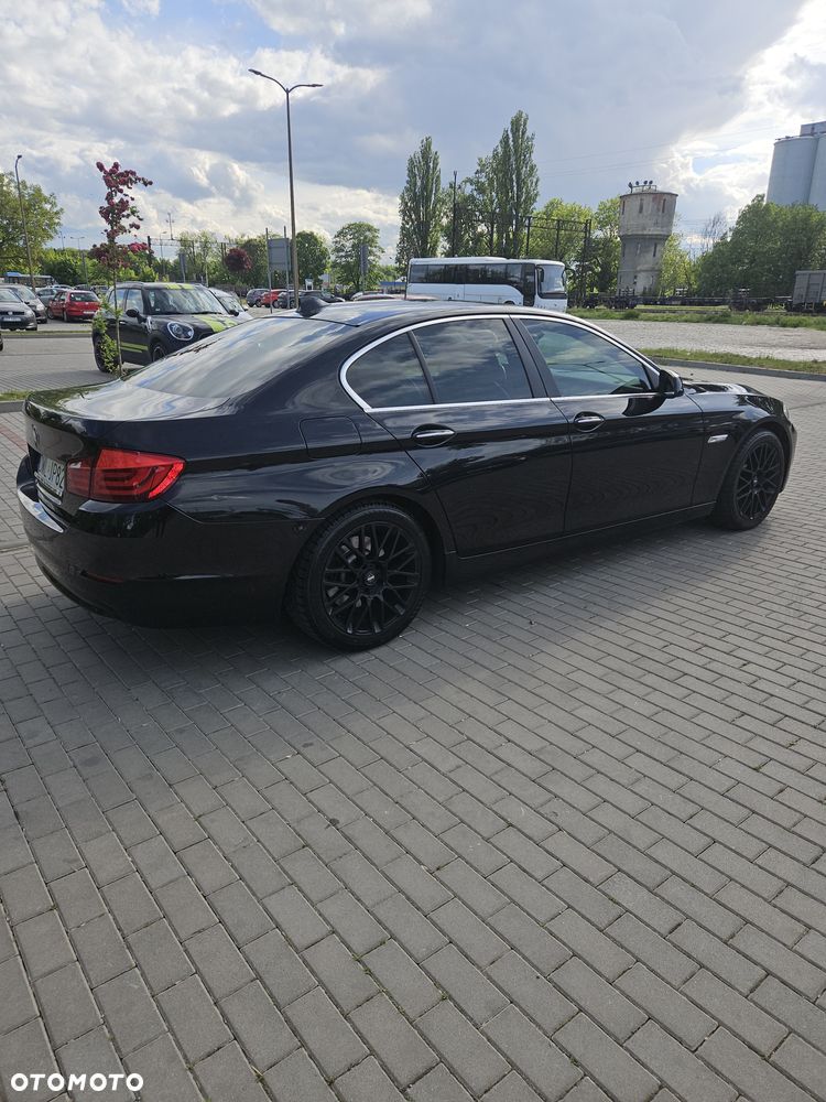 BMW Seria 5 525d xDrive - 7