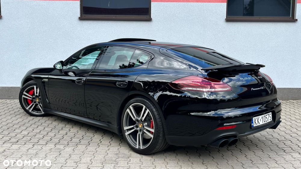 Porsche Panamera GTS PDK - 17