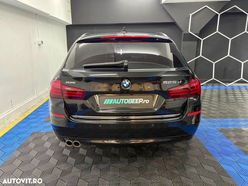 BMW Seria 5 525d xDrive Aut. Luxury Line - 7