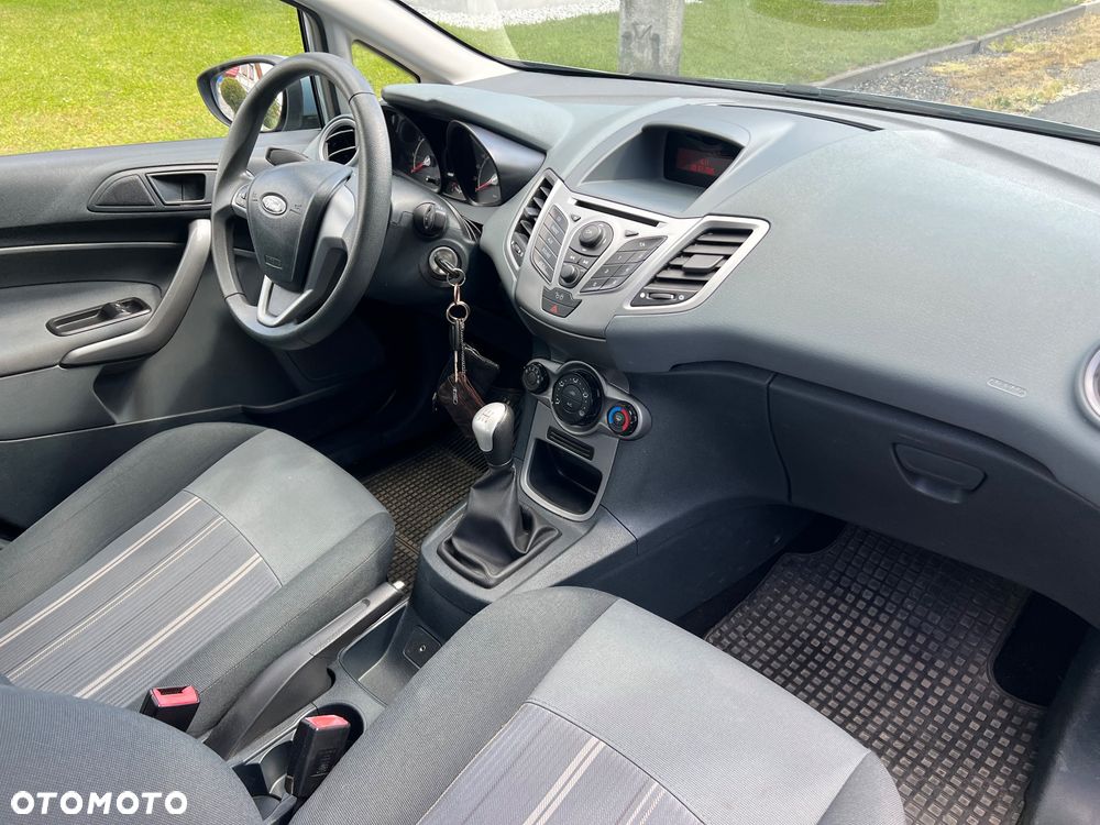 Ford Fiesta 1.25 Viva - 28
