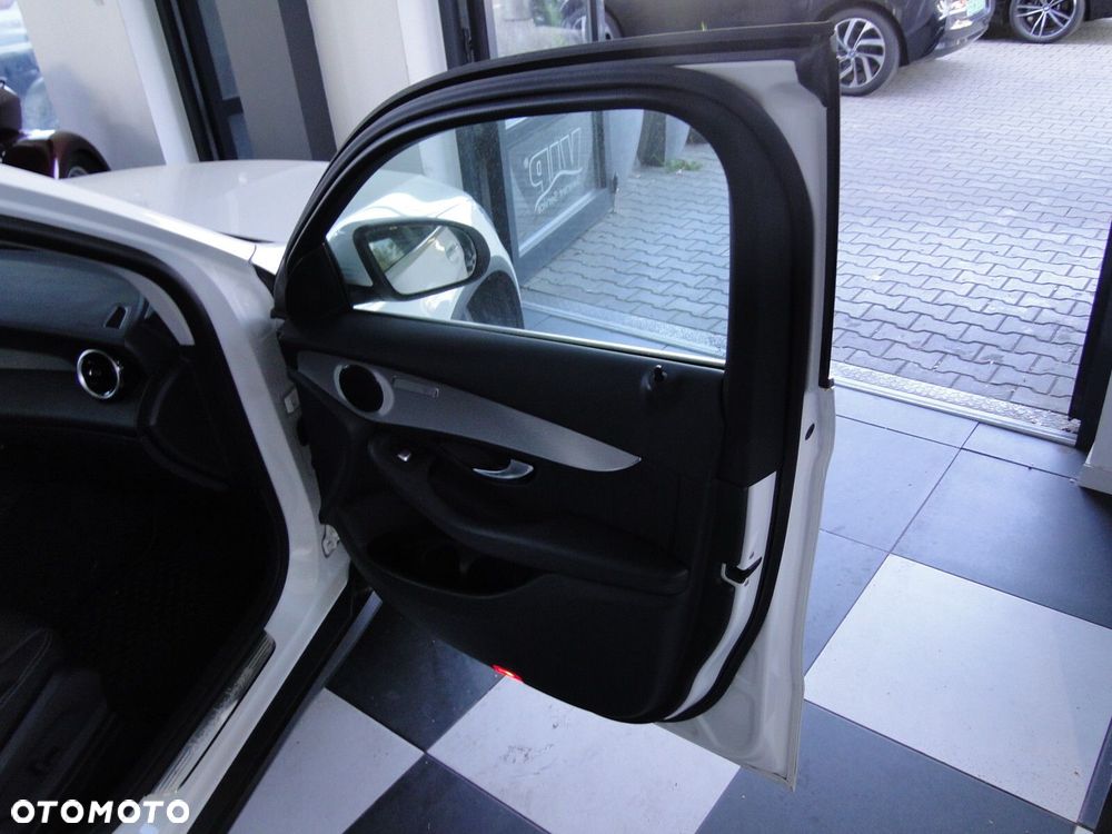 Mercedes-Benz GLC - 15