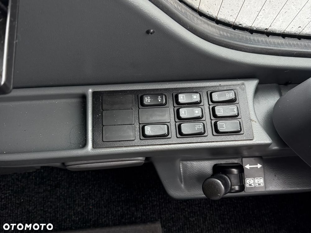 Mercedes-Benz Tourismo RHD 51+1+1 - 15