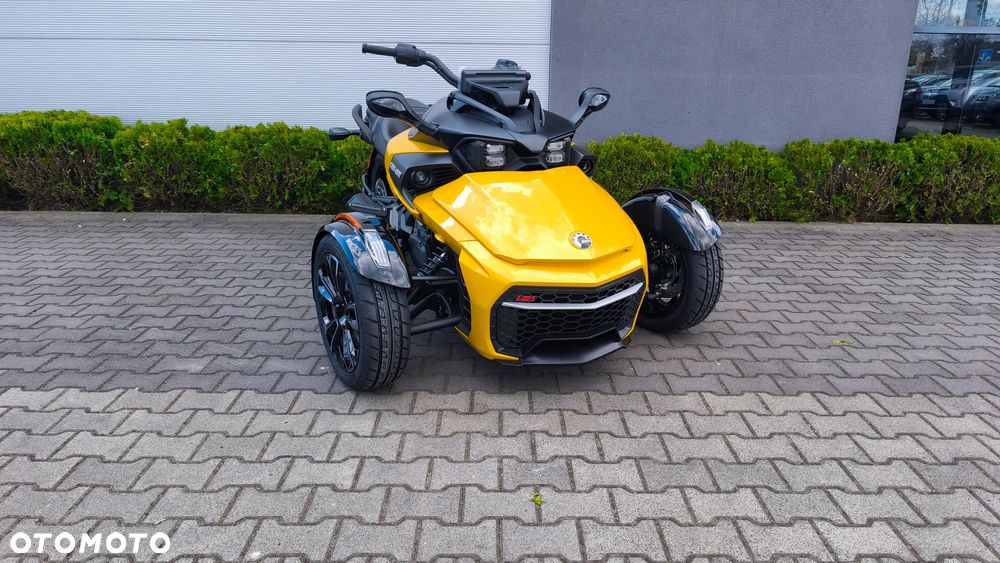 Can-Am Spyder - 2