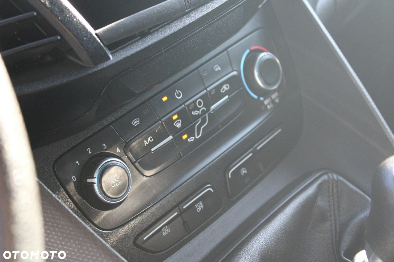Ford Transit Connect - 19