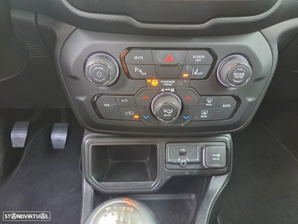 Jeep Renegade 1.0 T Night Eagle - 26