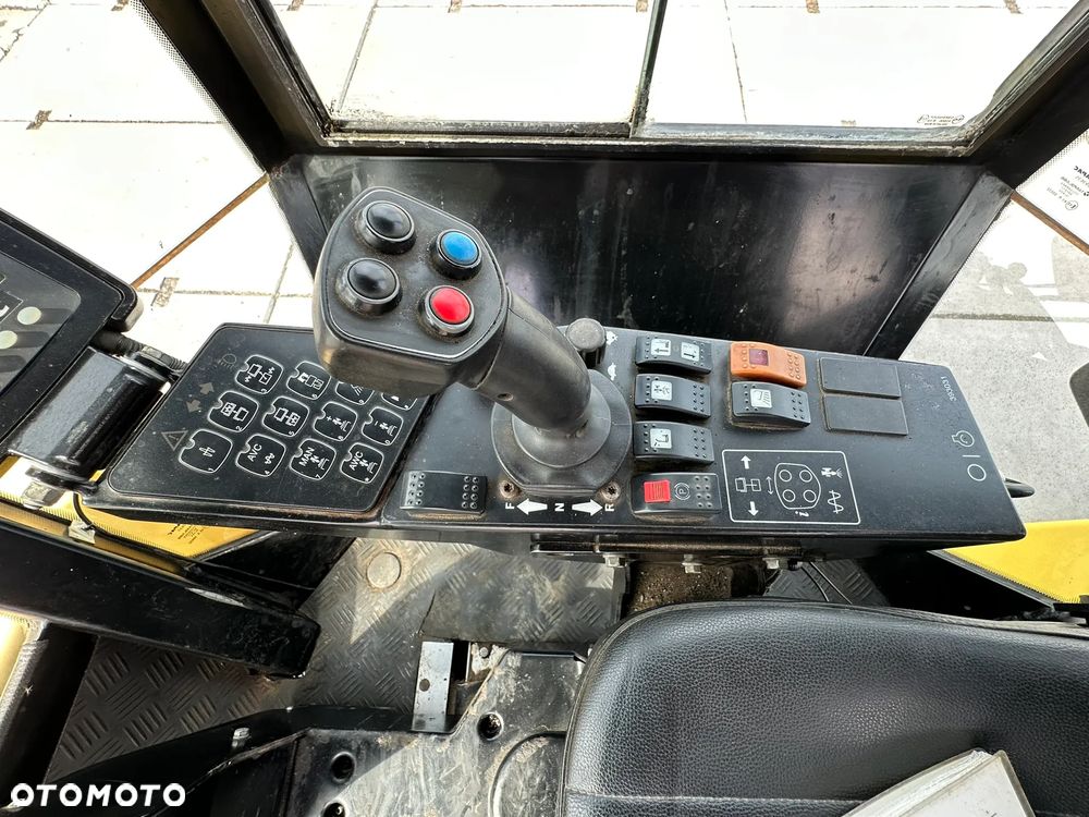 Dynapac CC424HF Stan Bardzo Dobry ! Salon Polska ! Jeden Właściciel ! Oryginalny Niski Przebieg ! - 29