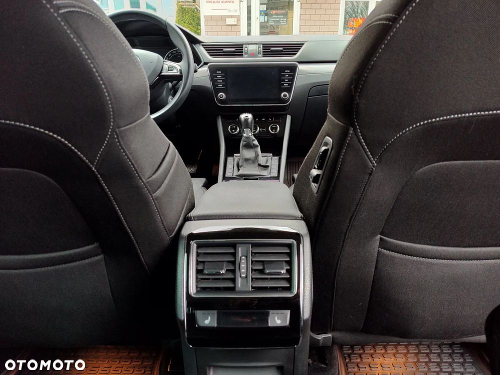 Skoda Superb 2.0 TDI Style - 7