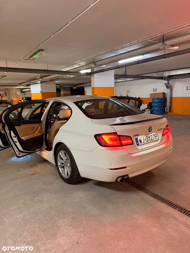 BMW Seria 5 528i xDrive - 18
