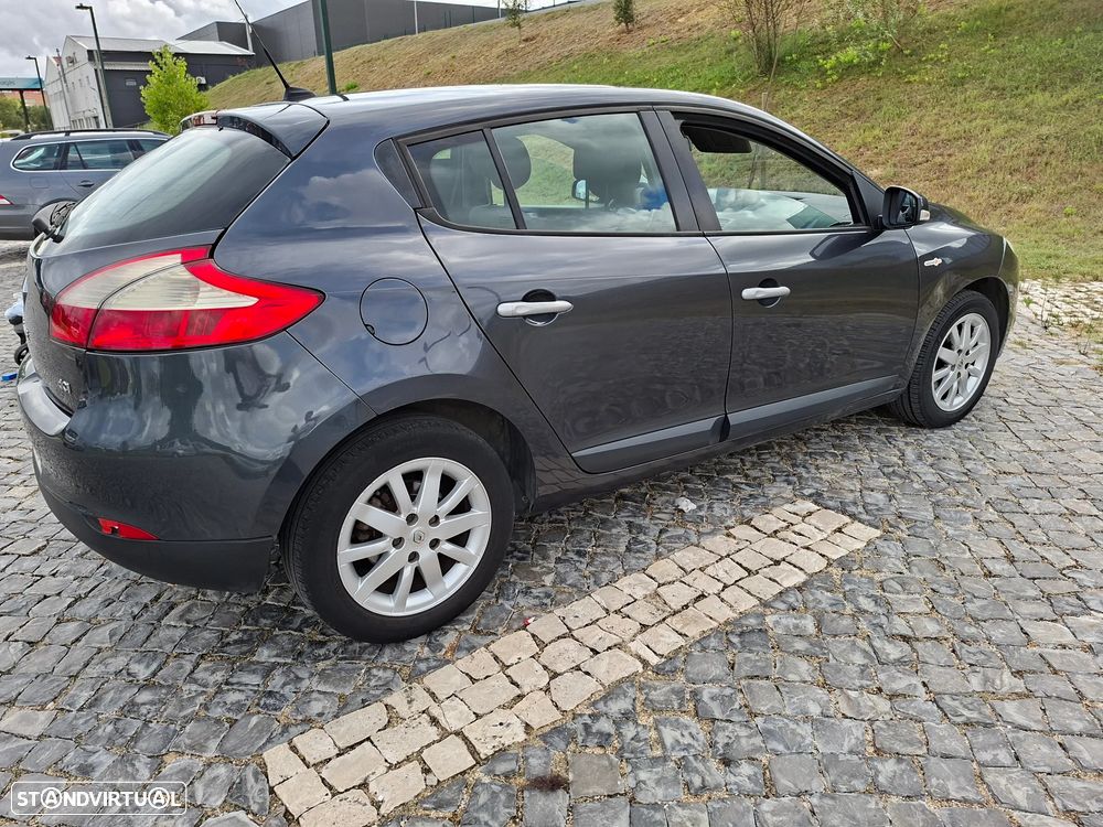 Renault Mégane 1.5 dCi Dynamique - 1