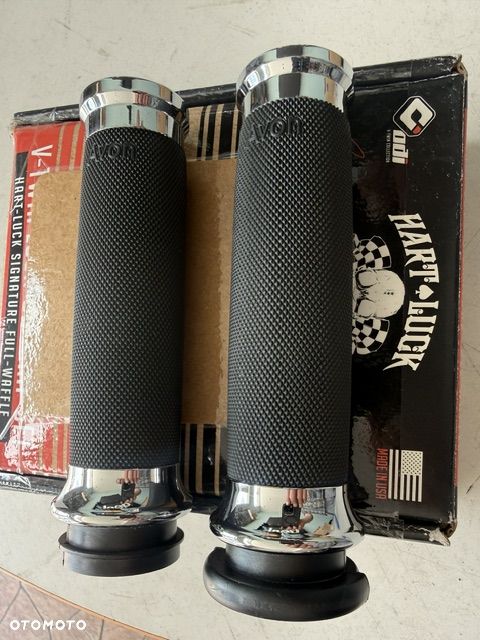 MANETKI AVON  HARLEY DAVIDSON TOURING  14- 23 - 4