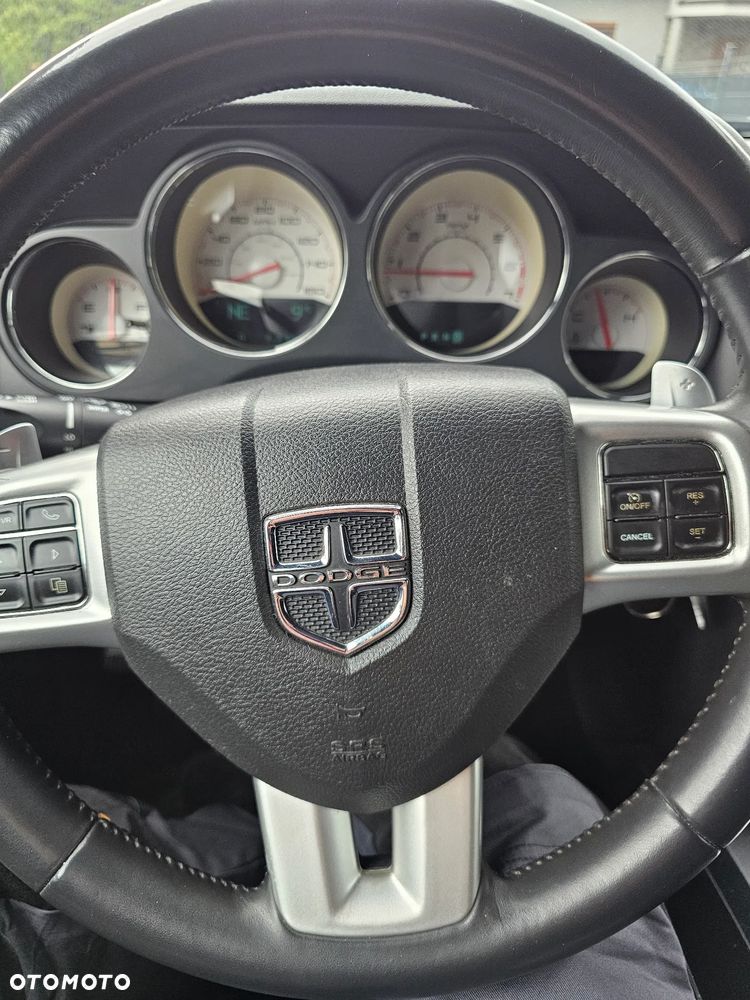 Dodge Challenger - 17