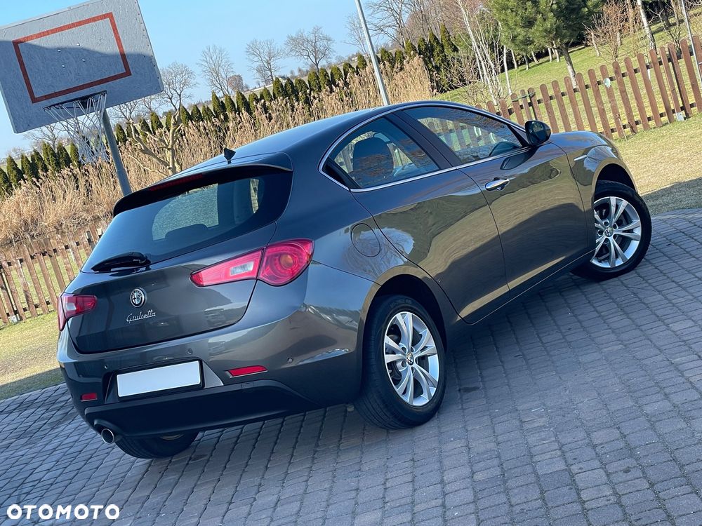 Alfa Romeo Giulietta - 2