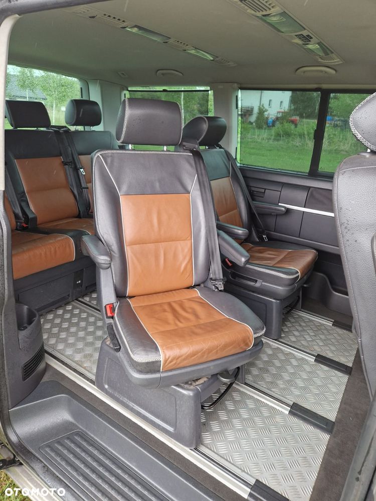 Volkswagen Multivan - 12