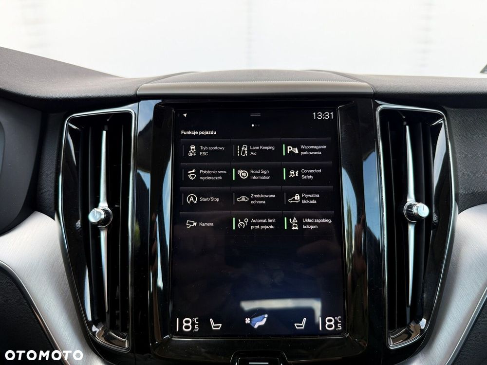 Volvo XC 60 T4 Momentum Pro - 26