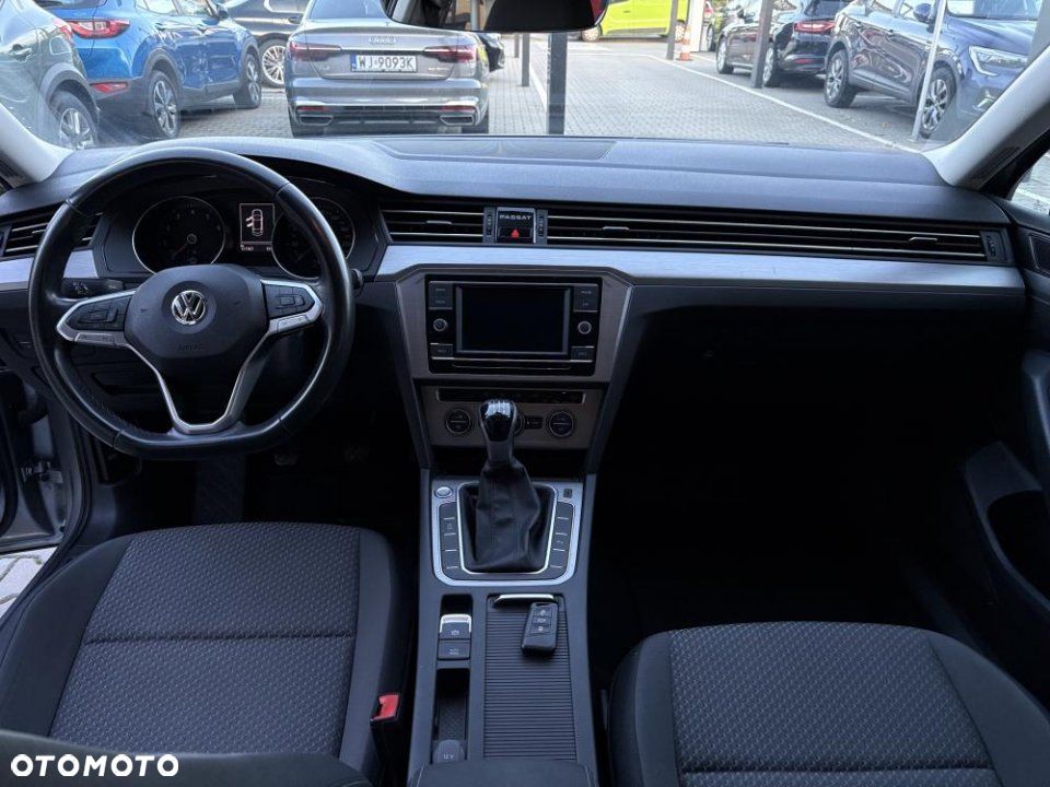 Volkswagen Passat - 17