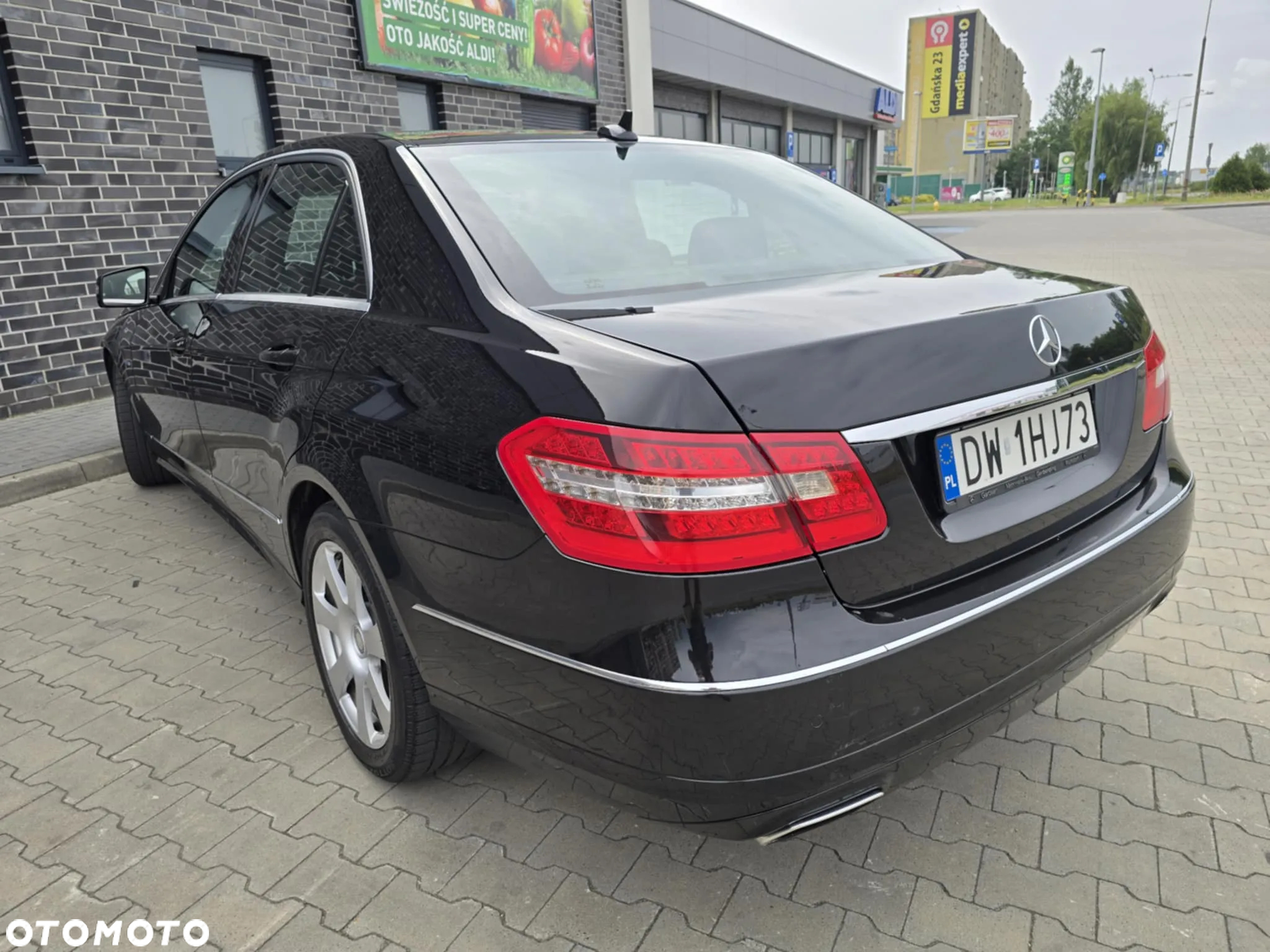 Mercedes-Benz Klasa E 200 T BlueEFFICIENCY 7G-TRONIC Avantgarde - 13
