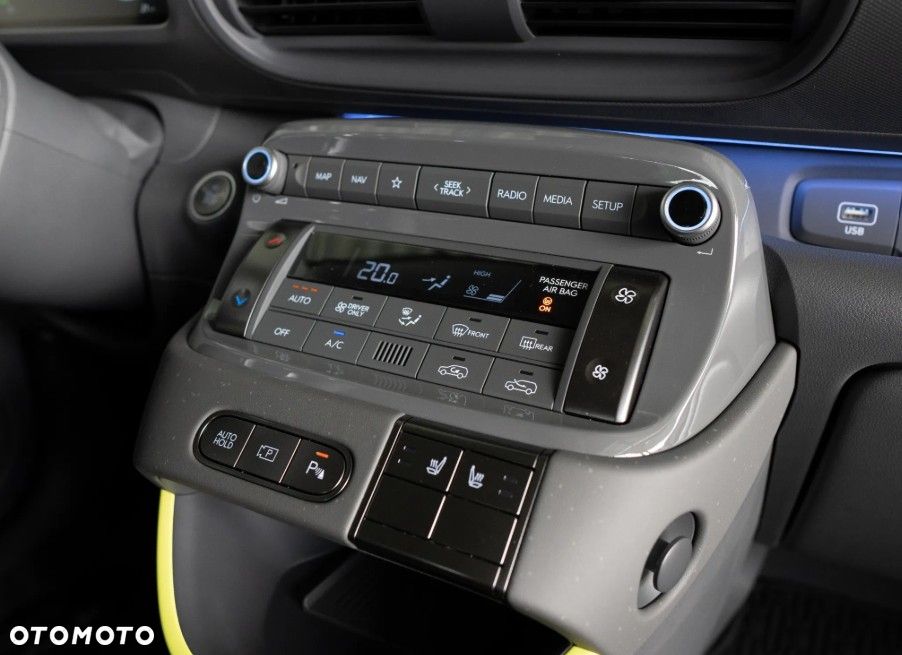 Hyundai Inster 49kWh Cross Smart - 28