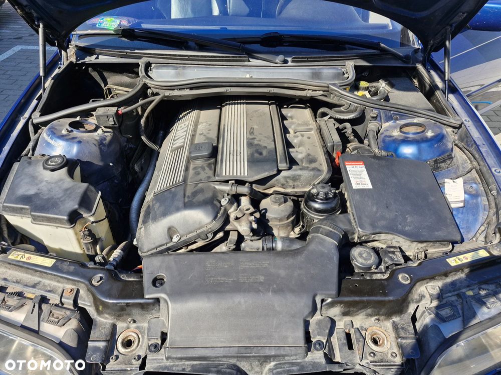 BMW Seria 3 330ix - 12