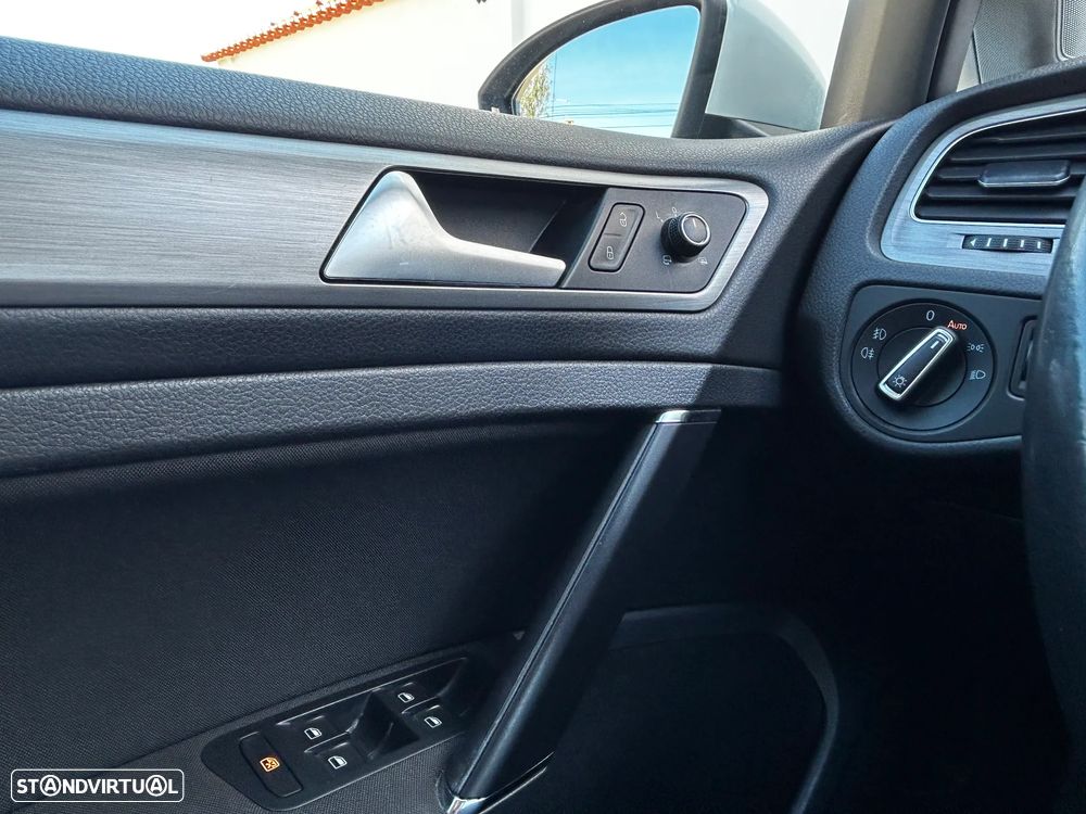 VW Golf Variant 1.6 TDi BlueMotion DSG Comfortline - 24