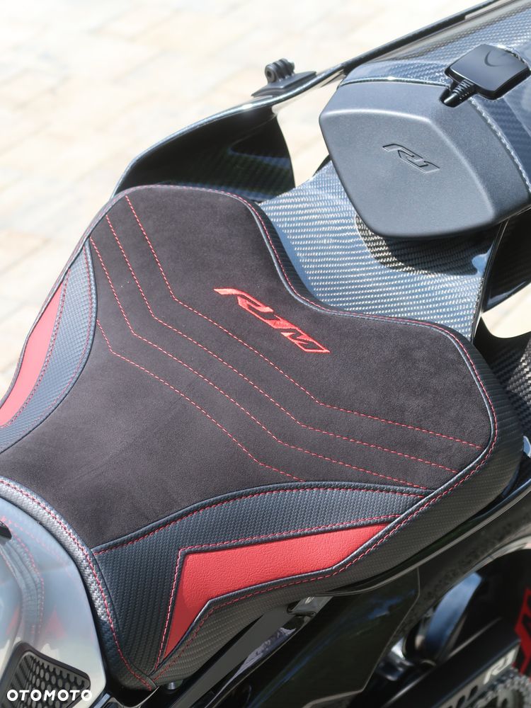 Yamaha R1 - 26
