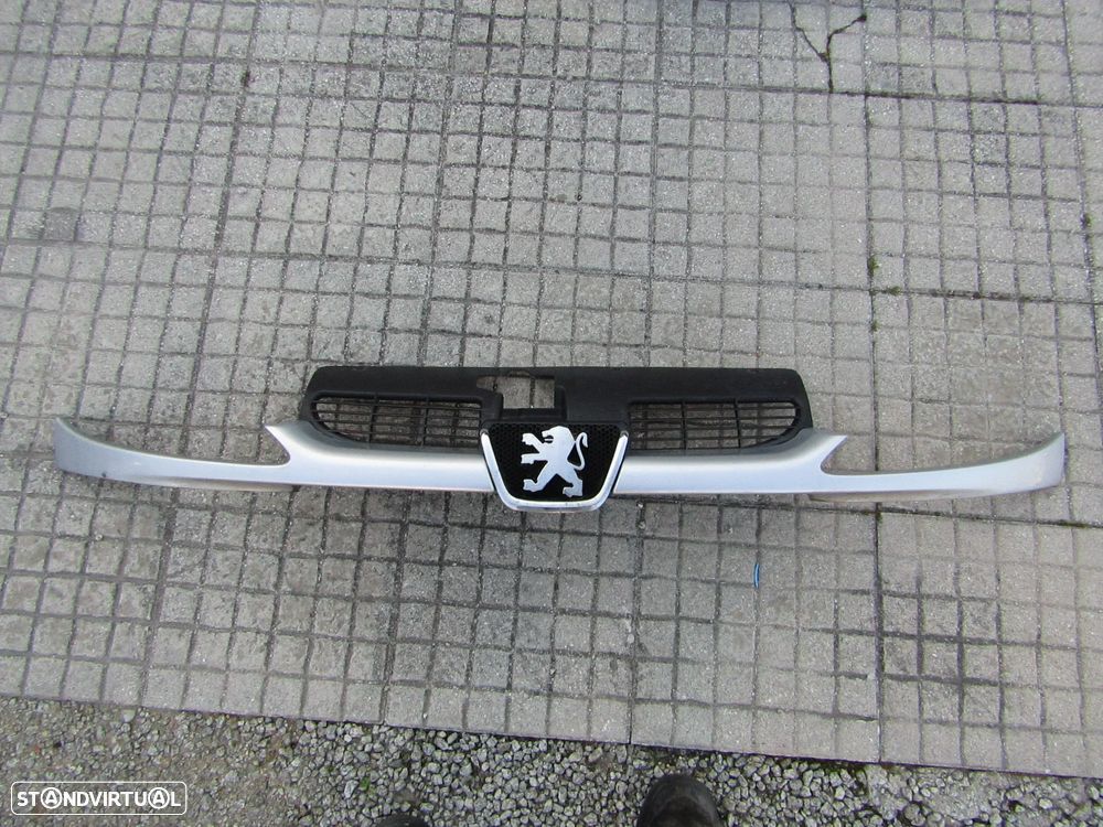 Grelha frontal Peugeot 206 ano 1998 a 2005 - 1